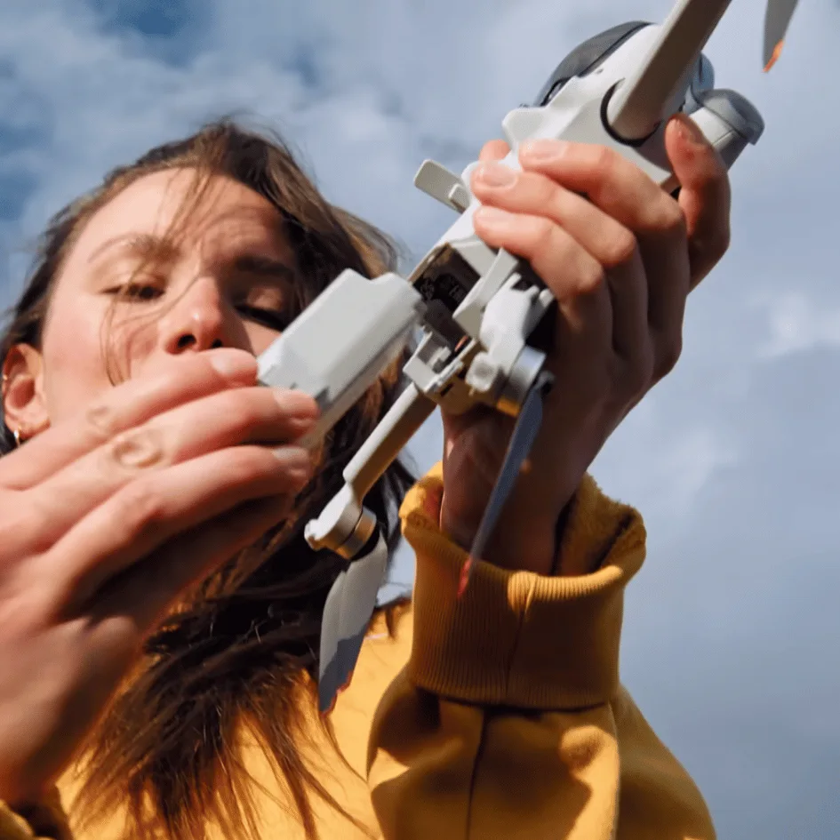 dji mini 4 pro changing battery